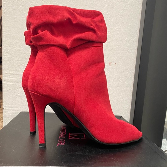 Red Booties - Picture 4 of 5